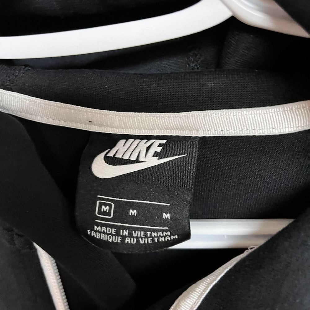 Nike Jacket - Picture 2 of 4